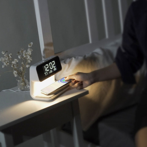 Despertador Con Carga Inalámbrica Y Luces Regulables Digti