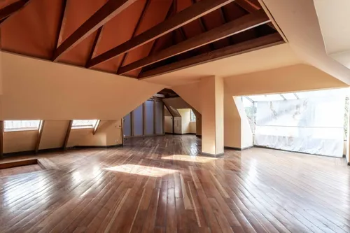 Casa En Arriendo/venta En La Macarena. Cod A8366