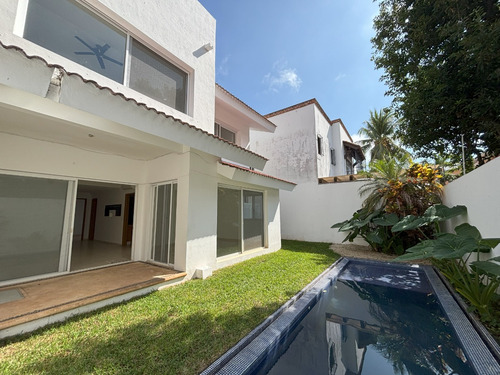 Casa Sm19 C/ 3 Recamaras, Alberca, Jardin, En Privada C/ Áreas Verde Y Seguridad