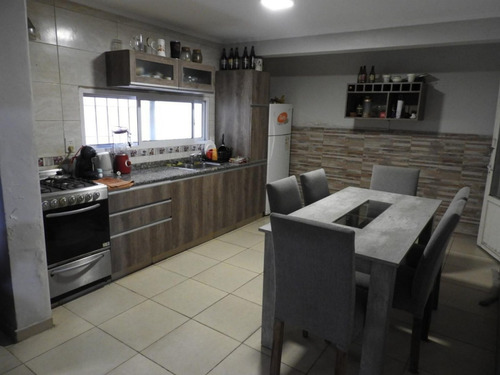 Imagen 2 de 24 de Casa Interna · Alberdi · Uriarte 700