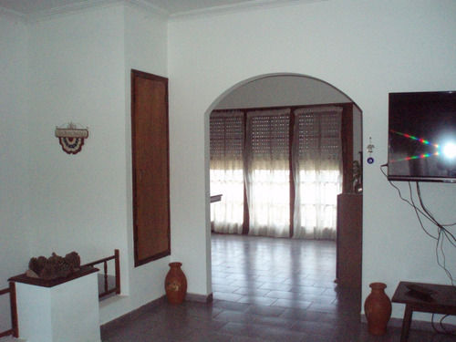 Imagen 6 de 9 de Deposito Con Chalet En P.a.