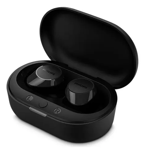 Os pequenos fones Philips TAT1209 ao lado de seu estojo de carregamento compacto