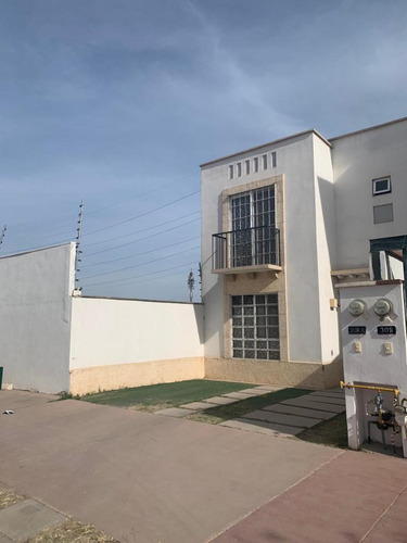 Casa En Venta En Frac. El Dorado I Leon, Gto. Cerca De Ambas Entradas, Junto A Wallmart De Via Alta
