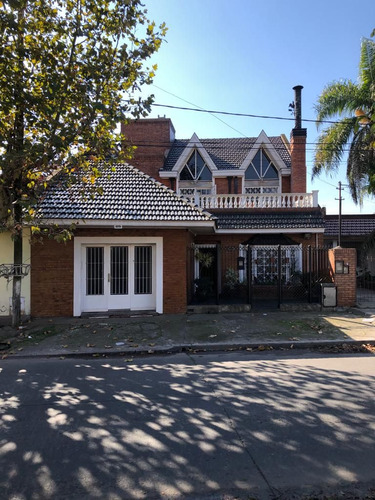 Casa En Venta En Berazategui