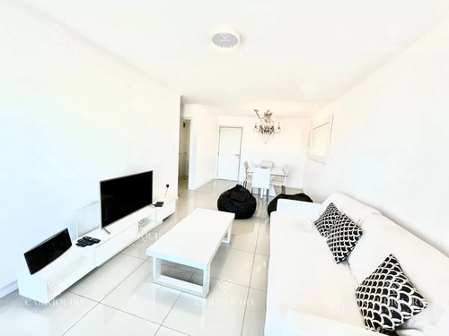 Apartamento En Brava, 3 Dormitorios *