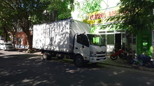 Camion Hino (toyota) 816 Con Caja ( No Iveco No Accelo )