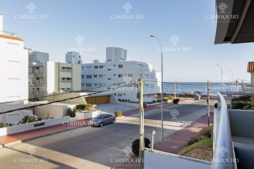 Punta Del Este, Península, Departamento De 2 Dormitorios Con Piscina, Terraza Y Cochera.