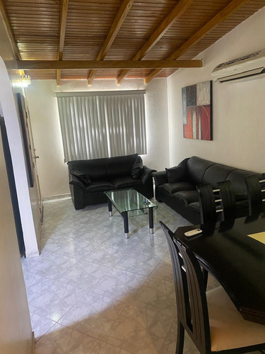 En Venta Hermosa Casa En Los Samanes, Urb. La Mulera. Yb7263