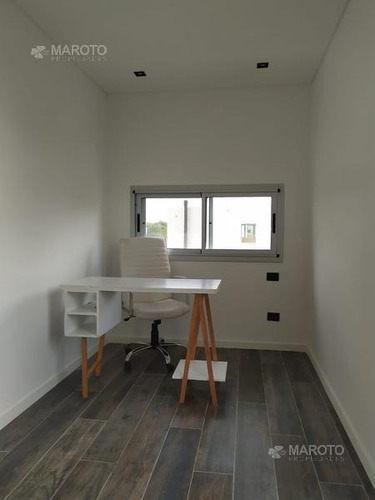 Imagen 11 de 26 de Casa En Venta En Barrio El Canton - Maroto Propiedades-