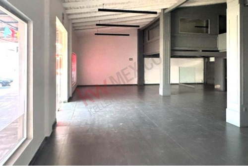 Local Comercial En Renta De 720 M2 Sobre Bernardo Quintana, Querétaro