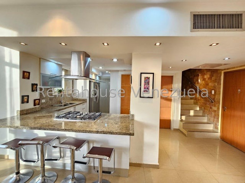 Espectacular Penthouse De 3 Niveles Zona Norte, Urb. La Arboleda 25-5272 Hc