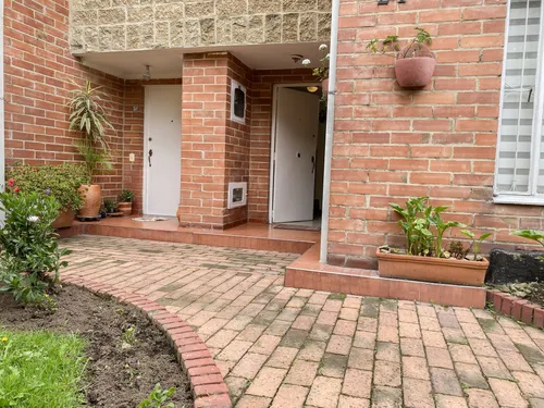 Casa Condominio En Venta En Mirandela. Cod V1030003