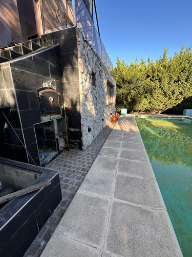 Casa En Venta 5 Dormitorios En Barrio Privado Aguadas - Funes