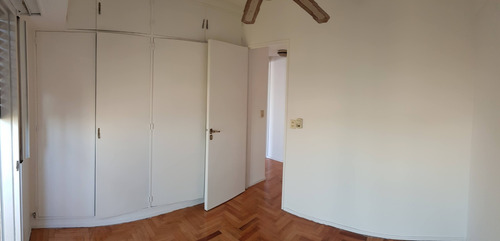 Imagen 7 de 14 de Castro Al 1700 Entre Salcedo E Inclán, Boedo. Piso 3. Al Frente Con Balcón Corrido A La Calle. 3 Ambientes. 2 Dormitorios. Superficie 68 M2. Cochera Fija Y Cubierta. Cocina Grande Con Lavadero