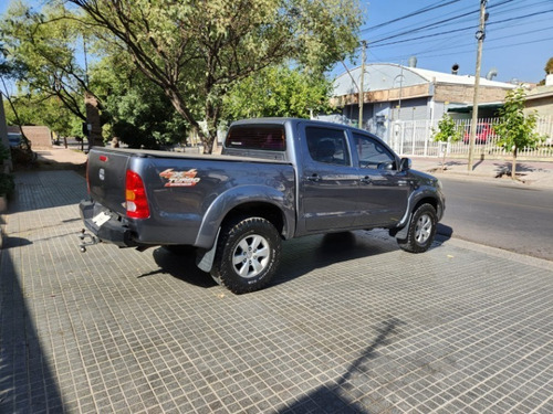 Imagen 7 de 17 de Toyota Hilux 3.0 C/d 4x4 Tdi Srv Cuero