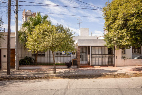 Venta Casa 3 Dorm, Alto Alberdi Próximo Shopping