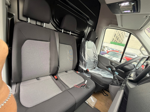 Volkswagen Crafter 2.0 cargo van 4.7 caja ext 2025