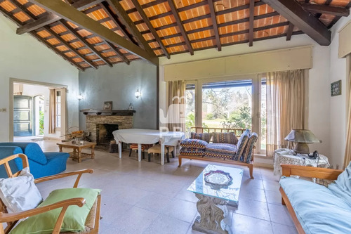 Casa De 3 Dormitorios Y Servicio En Solana, Punta Ballena - Ref : Pbi12665