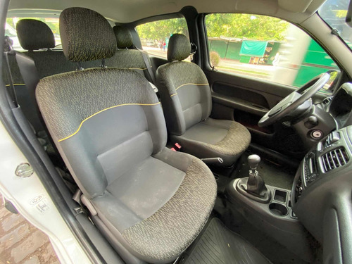 Renault Clio 1.2 Mío Expression Pack Ii Lvavel 2013