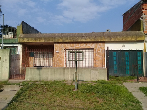 Imagen 1 de 8 de Casa Muy Buena Ubicacion