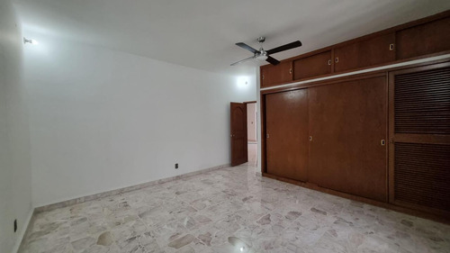 Residencia De Alta Plusvalía En El Corazón De Querétaro Con Uso De Suelo Mixto Inversión Garantiz...