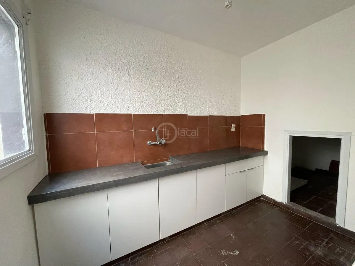 Alquiler | Apartamento De 1 Dormitorio Con Patio Y Cocina Definida. · Foto 3