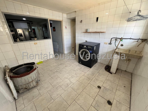 Amplio Apartamento En Venta, Urb. Los Caobos