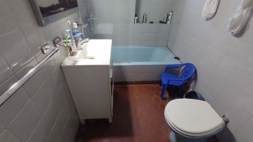 Casa 6 Amb. En Barrio El Cortijo, Malvinas Arg.
