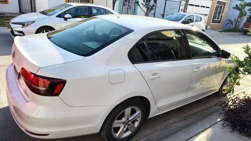 Volkswagen Jetta 2.0 Tiptronic At