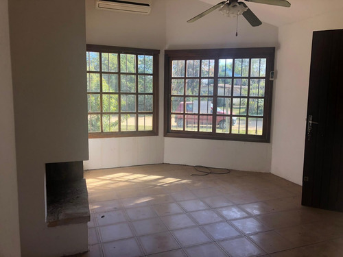 Imagen 8 de 30 de En Muy Buen Punto, Casa En Esquina