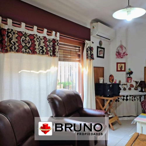 Casa En Venta En Agustin Ferrari