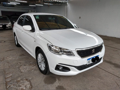 Imagen 2 de 13 de Peugeot 301 2017 1.6 Hdi Allure