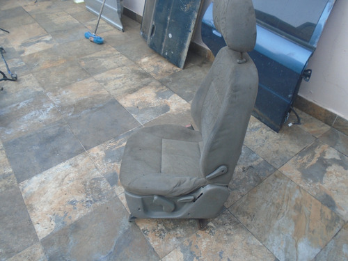 Vendo Asiento Delantero Izquierdo De Ssang Yong Musso, 2001