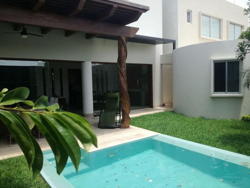 Residencia De Lujo Disponible En Temozón, Mérida -privada  Los Tamarindos