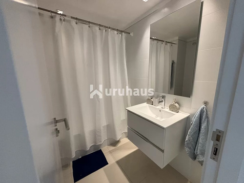 Venta Brava Dos Dormitorios Parada 7, Una Cuadra Del Mar