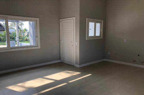 Imagem 11 de 29 de Casa À Venda Em Xangri-lá - Ca01289 - 68778881