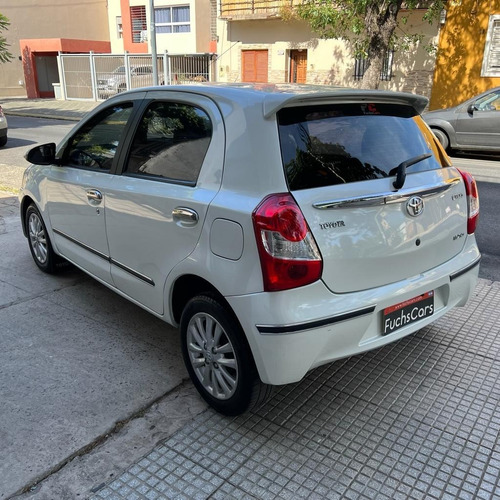 Imagen 7 de 25 de Toyota Etios 1.5 Xls