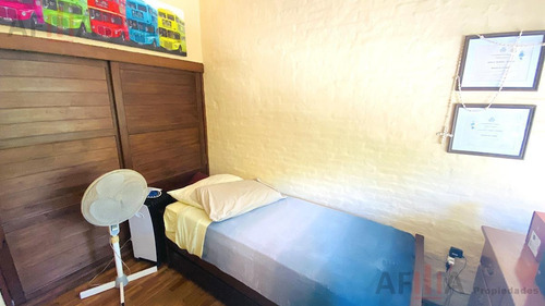 Venta De Casa Tres Dormitorios Con Patio Barbacoa Parque Batlle