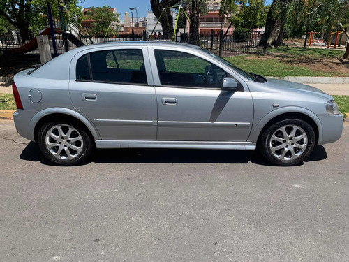 Imagen 7 de 22 de Chevrolet Astra 2011 2.0 Gls