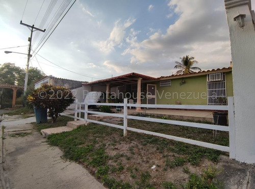 Imagen 2 de 15 de Casa Con Terreno Para Remodelar En Urb. Corinsa Cagua Ljsa 22-22490