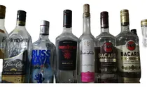 Comprar 14 Botellas Vacias Varias De Perú Y Otros Países - Colección