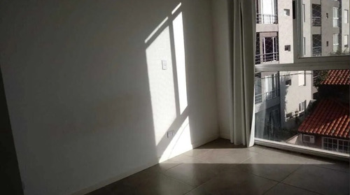 Imagen 6 de 10 de Departamento 2 Ambientes C/cochera- Ituzaingo Centro
