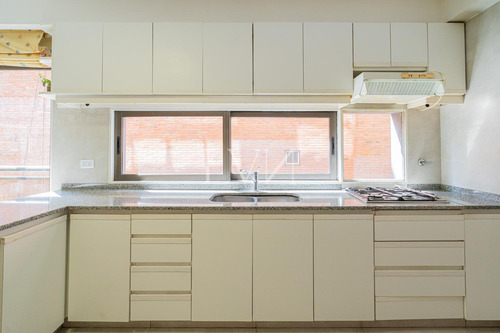 Venta Departamento 4 Ambientes Con Dependencia Con Dos Cocheras Dobles Y Baulera En Palermo