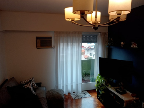Se Vende Dpto 3 Amb. Excelente Estado Al Frente Con Balcon