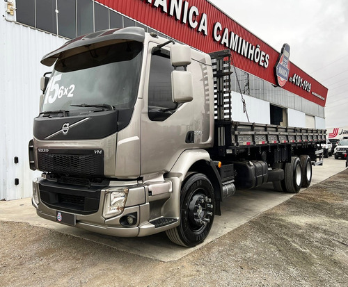 Imagem 3 de 16 de Volvo Vm 270 6x2 2015