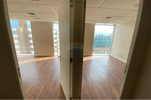 Imagen 4 de 16 de Arriendo Oficina Estoril - 3 Espacios - 2 Baños