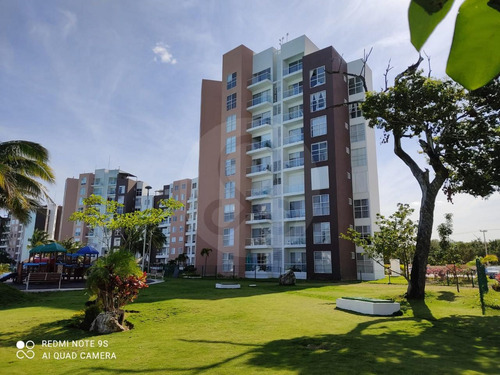 Departamento De 2 Recámaras En Av. La Rioja | 80m2 | 2 Estacionamientos