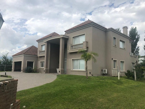Venta Hermoso Chalet 5 Ambientes En Country La Concepcion