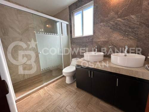 Renta De Casa En Aqua Ii, Lago Esmeralda