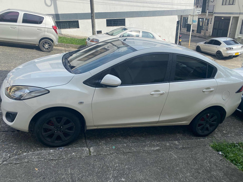 Mazda 2 Sedan Sedan